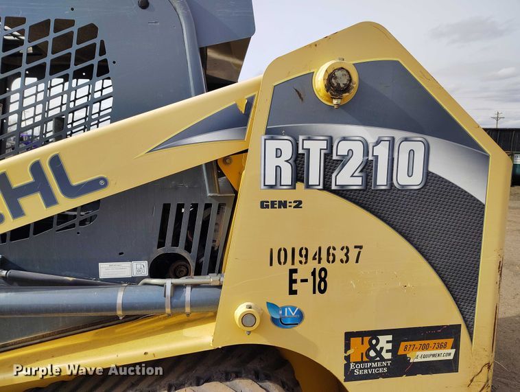 image for item DT0939 2014 Gehl RT210 tracked skid steer loader