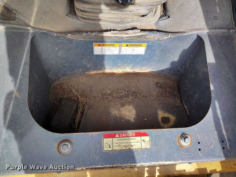 image for item DT0939 2014 Gehl RT210 tracked skid steer loader