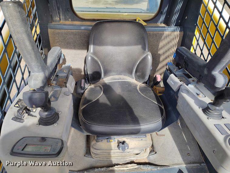 image for item DT0939 2014 Gehl RT210 tracked skid steer loader