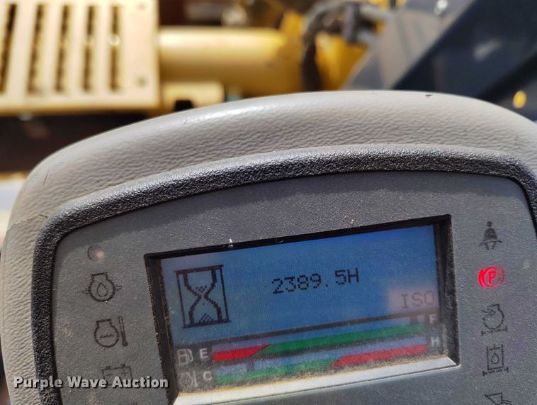 image for item DT0939 2014 Gehl RT210 tracked skid steer loader