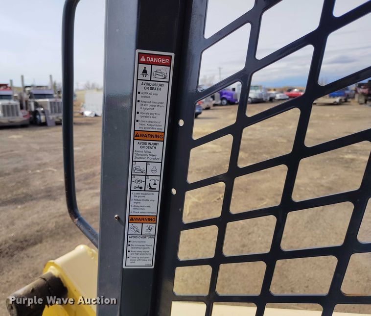 image for item DT0939 2014 Gehl RT210 tracked skid steer loader