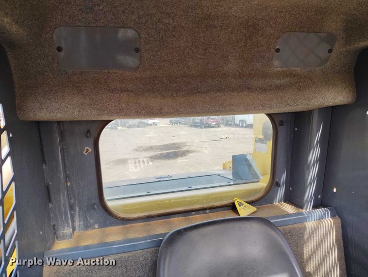 image for item DT0939 2014 Gehl RT210 tracked skid steer loader