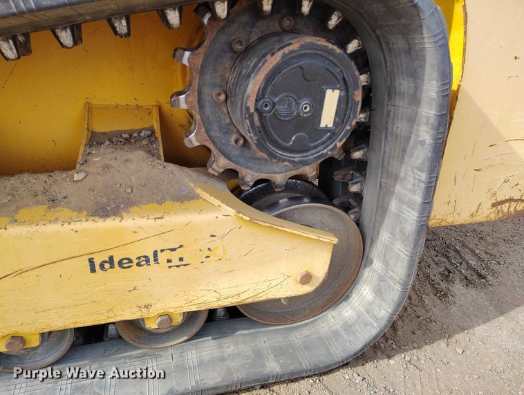 image for item DT0939 2014 Gehl RT210 tracked skid steer loader