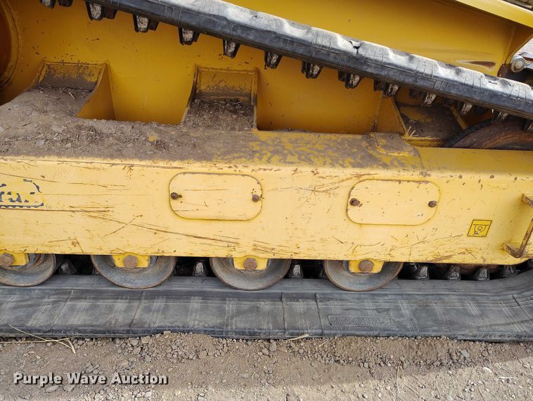 image for item DT0939 2014 Gehl RT210 tracked skid steer loader