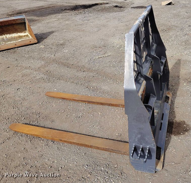 image for item DT0939 2014 Gehl RT210 tracked skid steer loader