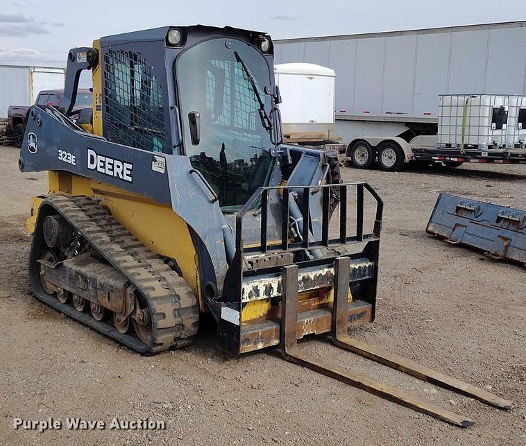 image for item DT0940 2016 John Deere 323E tracked skid steer loader
