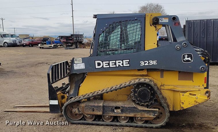 image for item DT0940 2016 John Deere 323E tracked skid steer loader