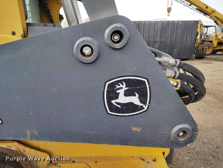 image for item DT0940 2016 John Deere 323E tracked skid steer loader