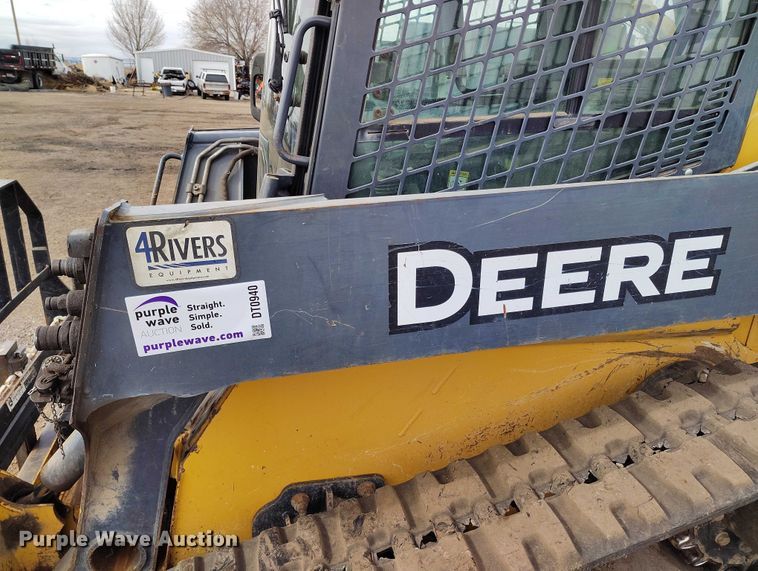 image for item DT0940 2016 John Deere 323E tracked skid steer loader