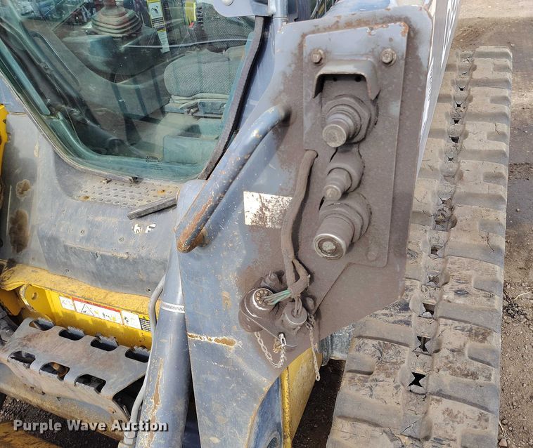 image for item DT0940 2016 John Deere 323E tracked skid steer loader