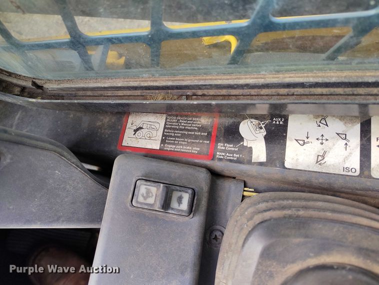 image for item DT0940 2016 John Deere 323E tracked skid steer loader