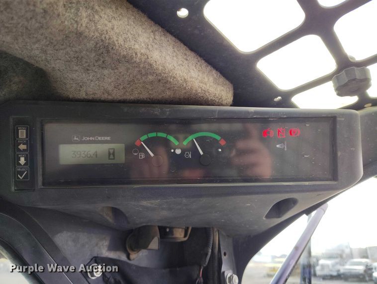 image for item DT0940 2016 John Deere 323E tracked skid steer loader