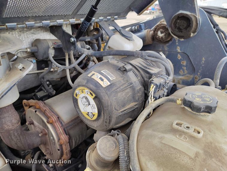 image for item DT0940 2016 John Deere 323E tracked skid steer loader