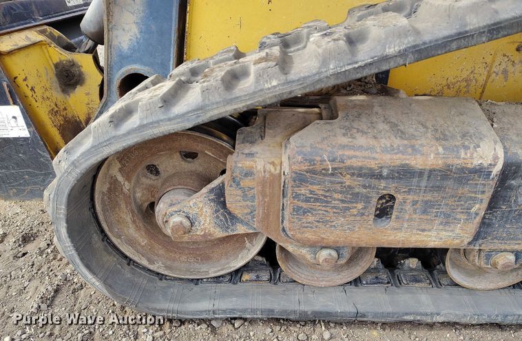 image for item DT0940 2016 John Deere 323E tracked skid steer loader