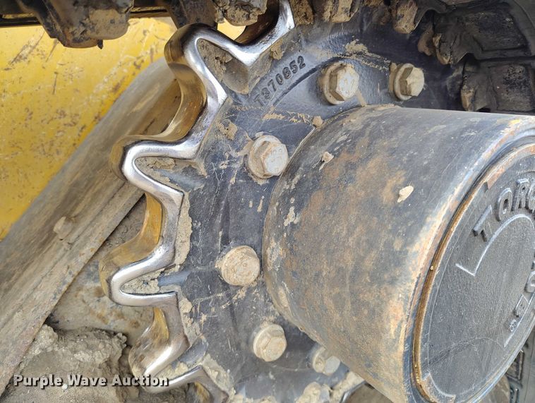 image for item DT0940 2016 John Deere 323E tracked skid steer loader