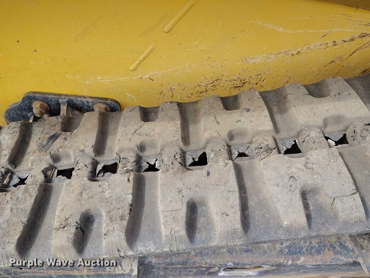 image for item DT0940 2016 John Deere 323E tracked skid steer loader