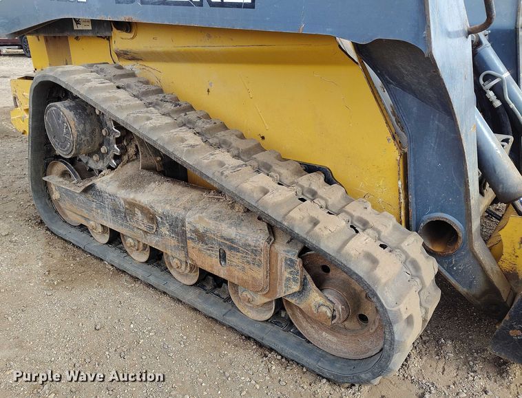 image for item DT0940 2016 John Deere 323E tracked skid steer loader