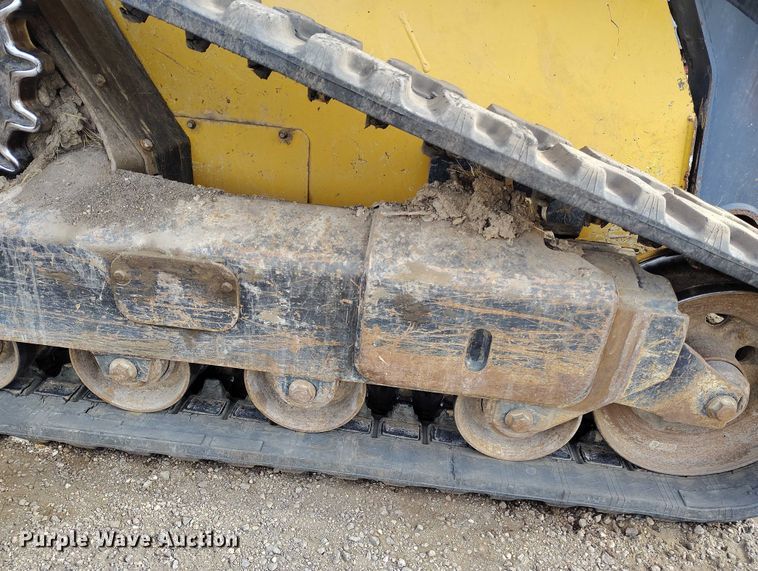 image for item DT0940 2016 John Deere 323E tracked skid steer loader