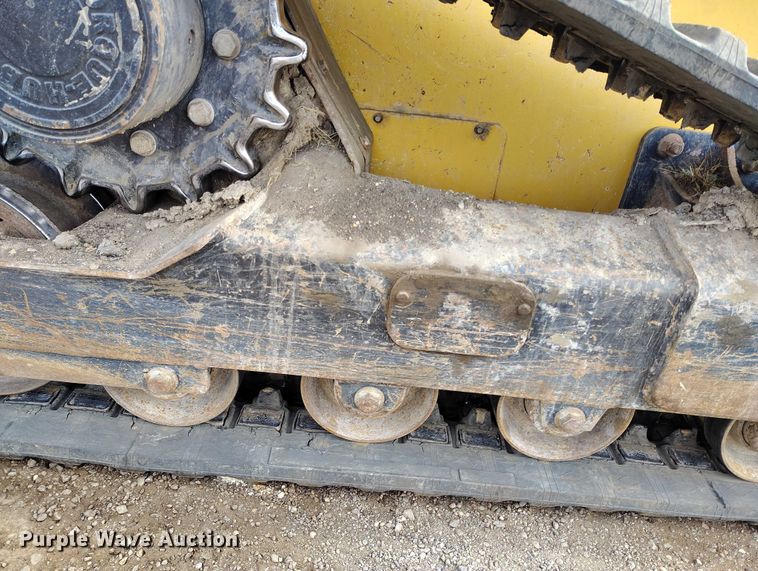 image for item DT0940 2016 John Deere 323E tracked skid steer loader