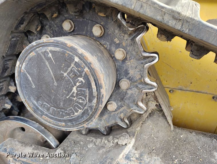 image for item DT0940 2016 John Deere 323E tracked skid steer loader