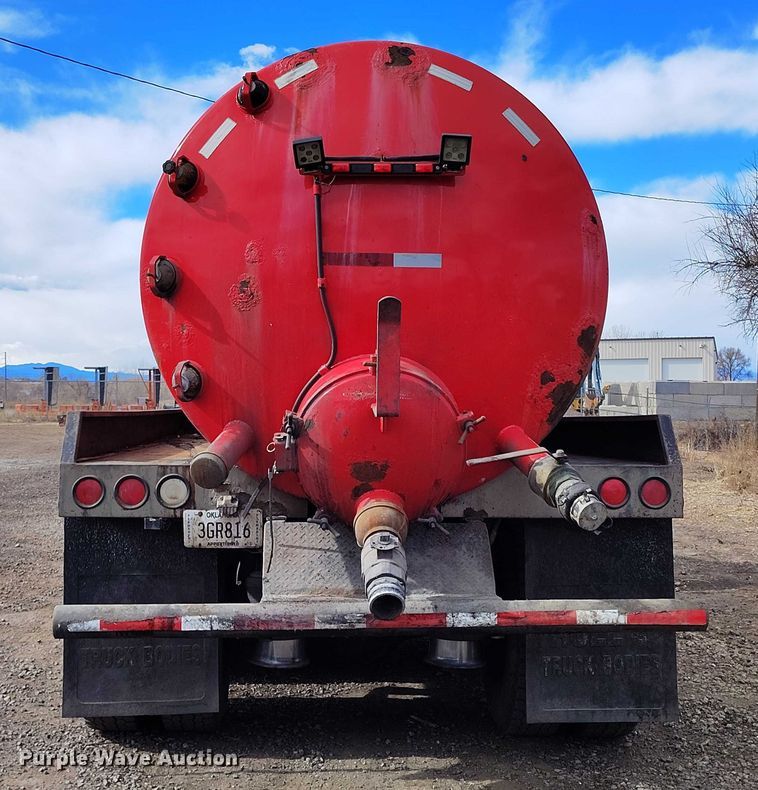 image for item DT0961 2001 Sterling A-Line vacuum truck