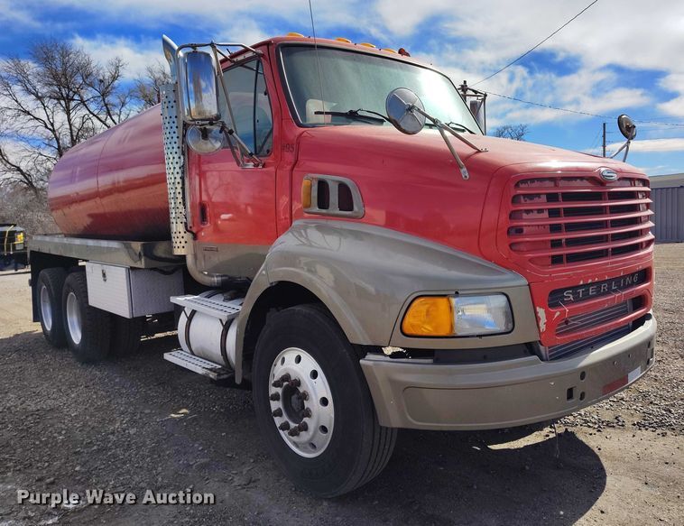image for item DT0961 2001 Sterling A-Line vacuum truck