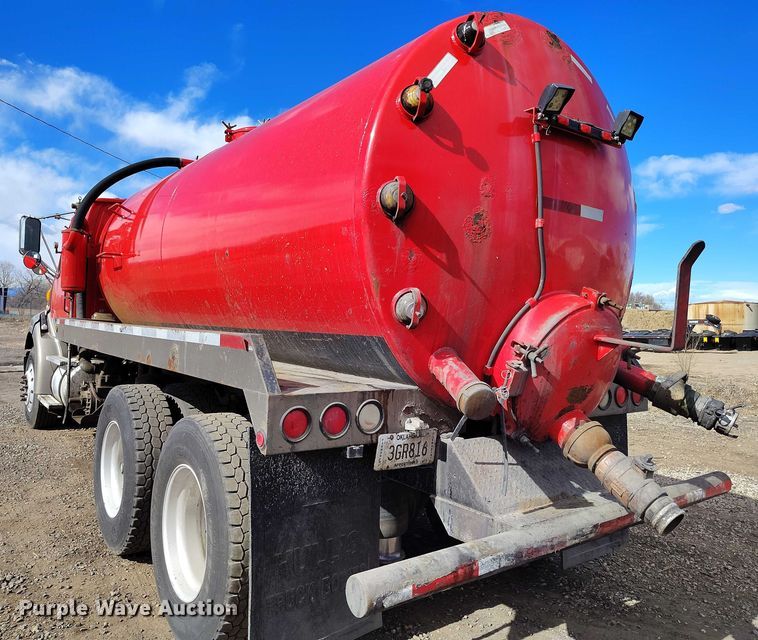 image for item DT0961 2001 Sterling A-Line vacuum truck