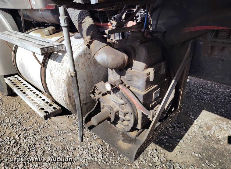 image for item DT0961 2001 Sterling A-Line vacuum truck