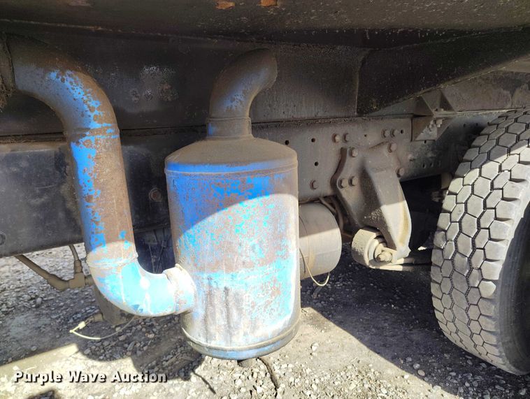 image for item DT0961 2001 Sterling A-Line vacuum truck