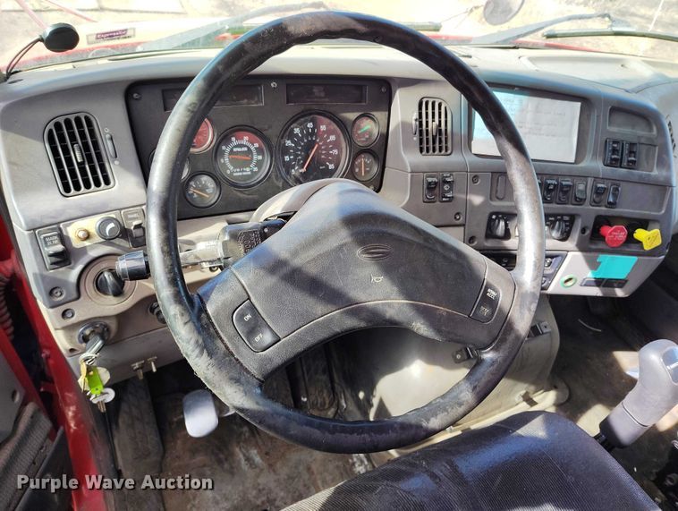 image for item DT0961 2001 Sterling A-Line vacuum truck