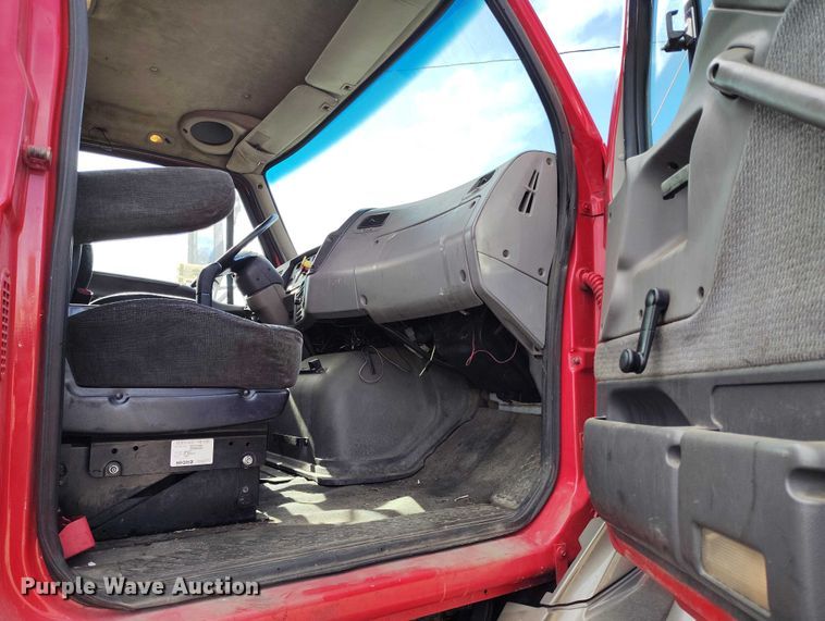 image for item DT0961 2001 Sterling A-Line vacuum truck