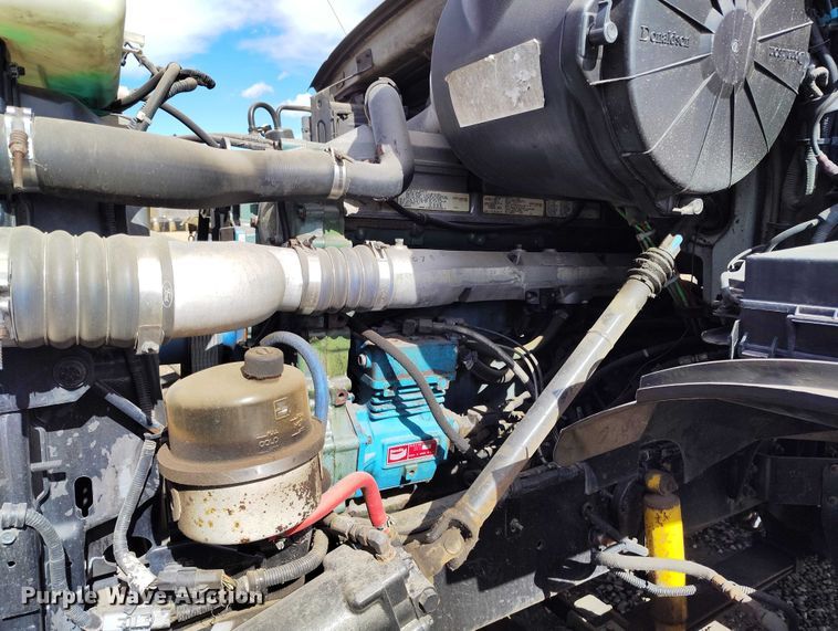 image for item DT0961 2001 Sterling A-Line vacuum truck