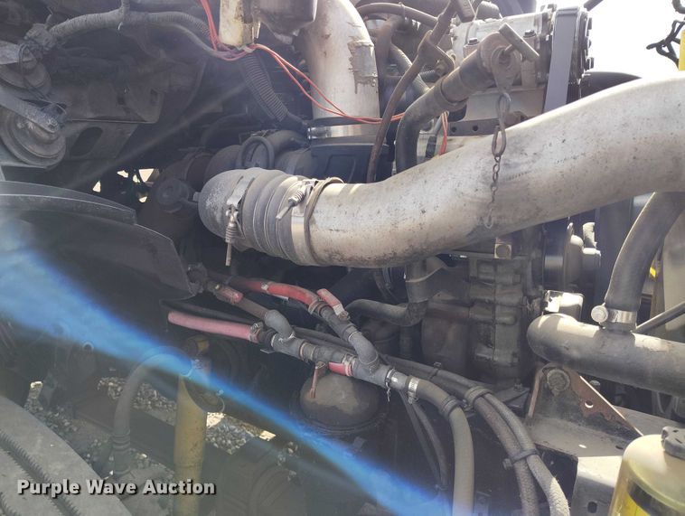 image for item DT0961 2001 Sterling A-Line vacuum truck