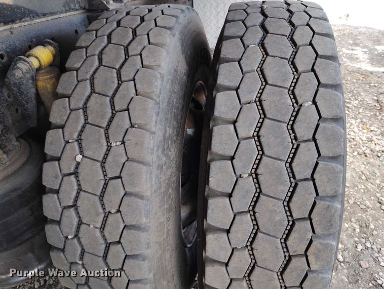 image for item DT0961 2001 Sterling A-Line vacuum truck