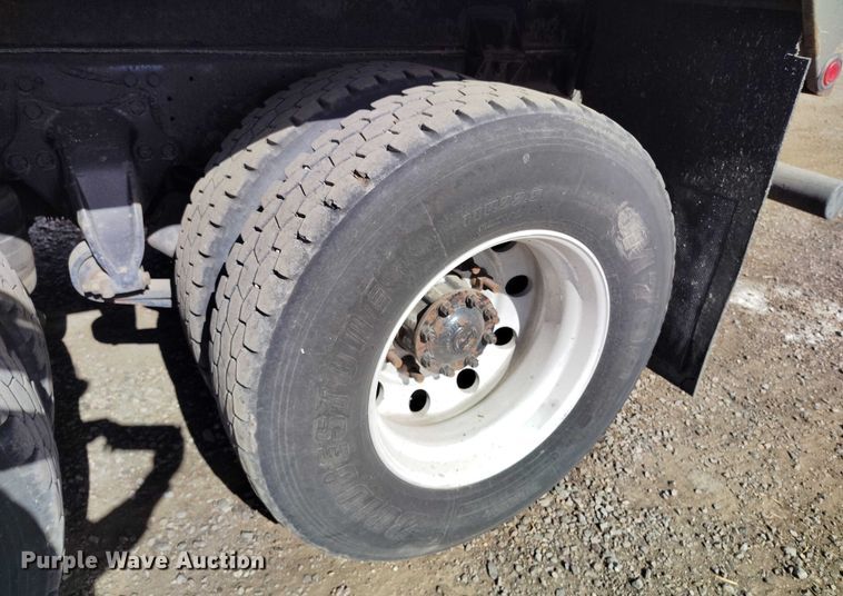 image for item DT0961 2001 Sterling A-Line vacuum truck