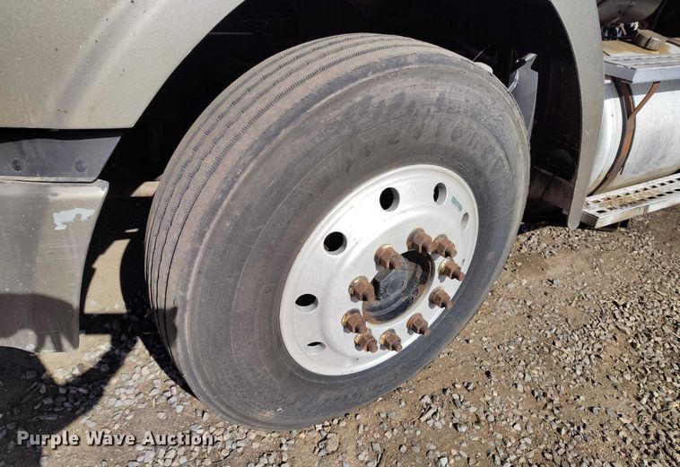 image for item DT0961 2001 Sterling A-Line vacuum truck