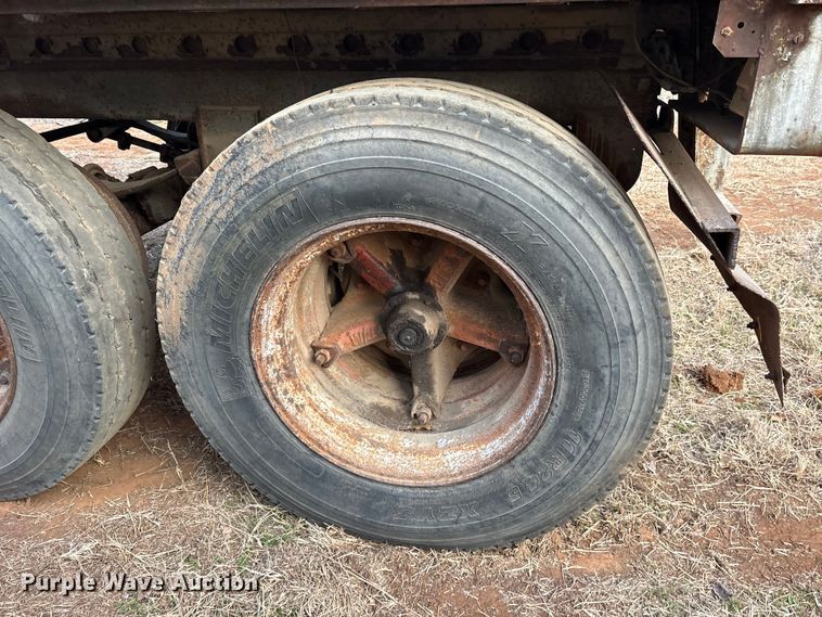 image for item DT4992 1973 Trailmobile A11A1SAH dry van trailer