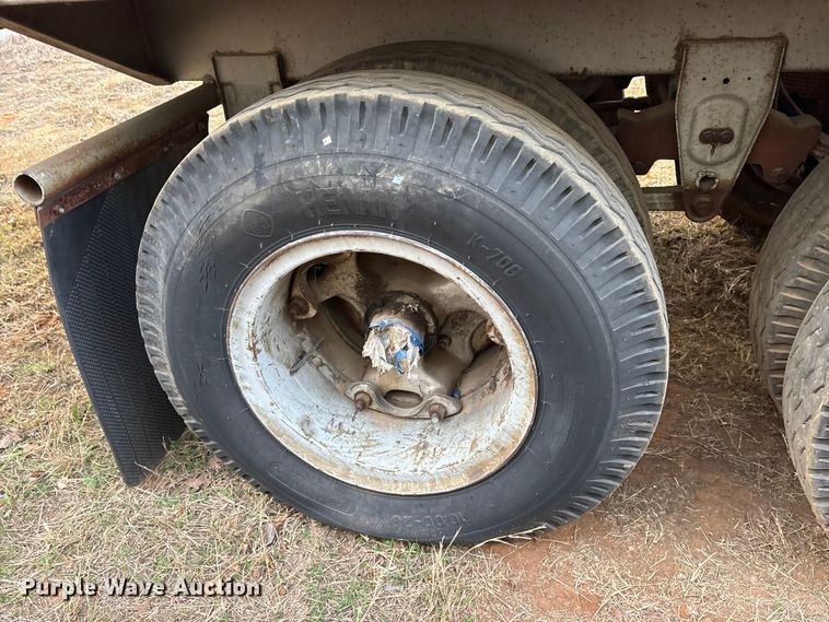 image for item DT4993 1980 Nabors dry van trailer