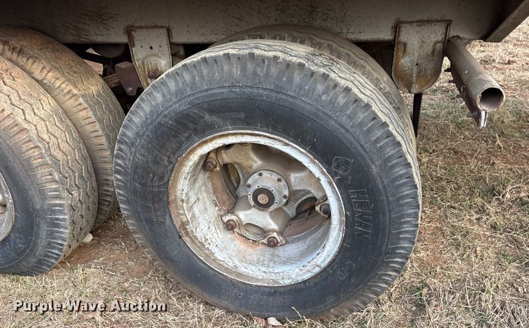 image for item DT4993 1980 Nabors dry van trailer