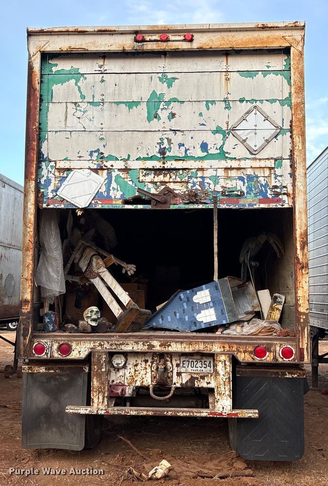 image for item DT4994 1982 Wabash dry van trailer