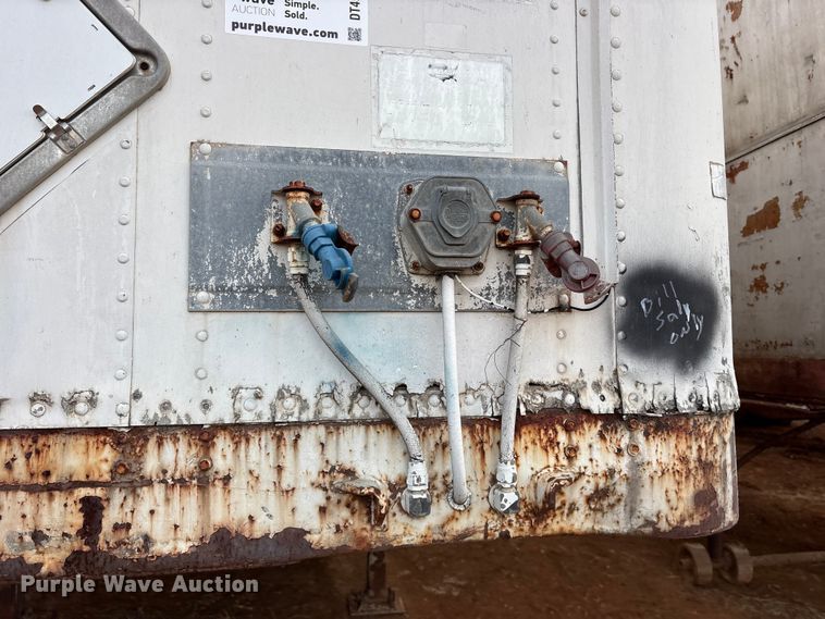 image for item DT4994 1982 Wabash dry van trailer