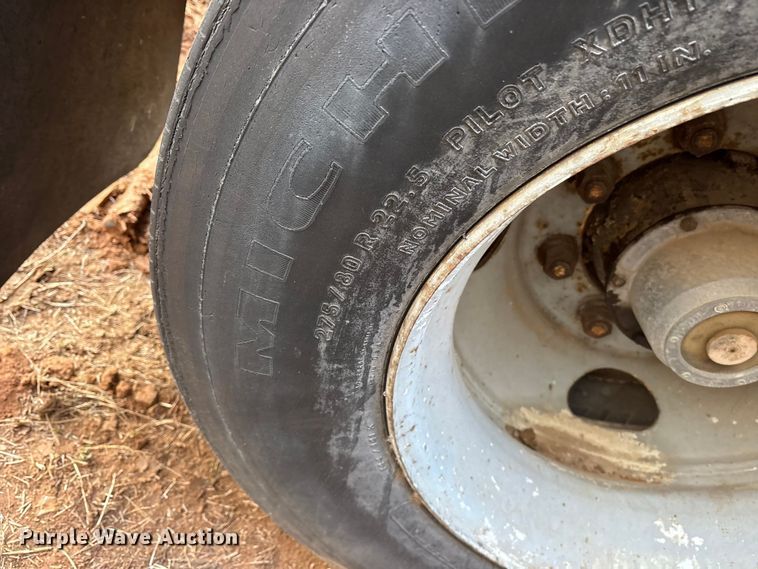 image for item DT4994 1982 Wabash dry van trailer