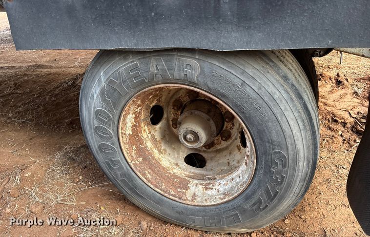 image for item DT4994 1982 Wabash dry van trailer