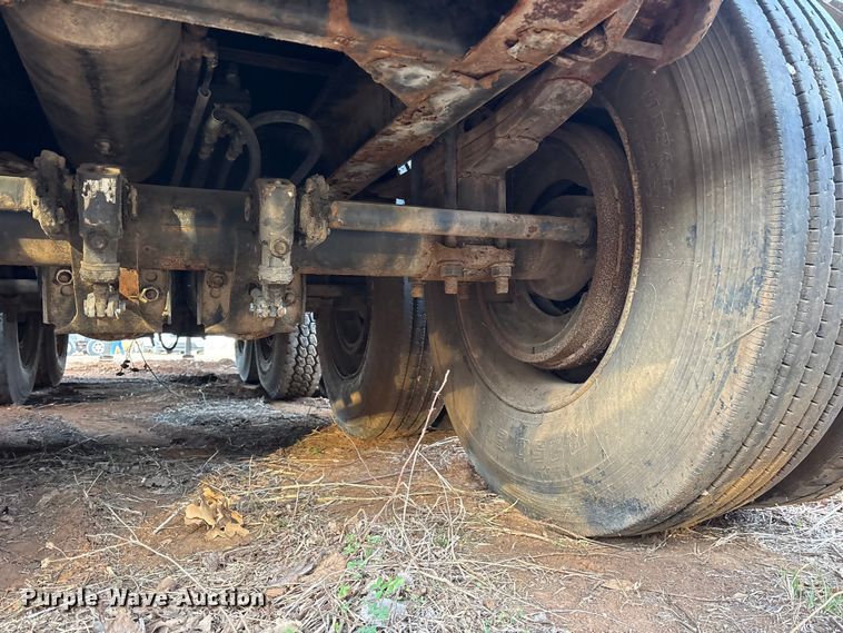 image for item DT4995 1998 Fontaine TP-4-4881SL flatbed trailer