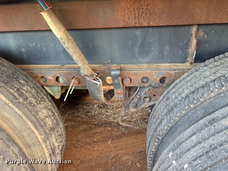 image for item DT4995 1998 Fontaine TP-4-4881SL flatbed trailer