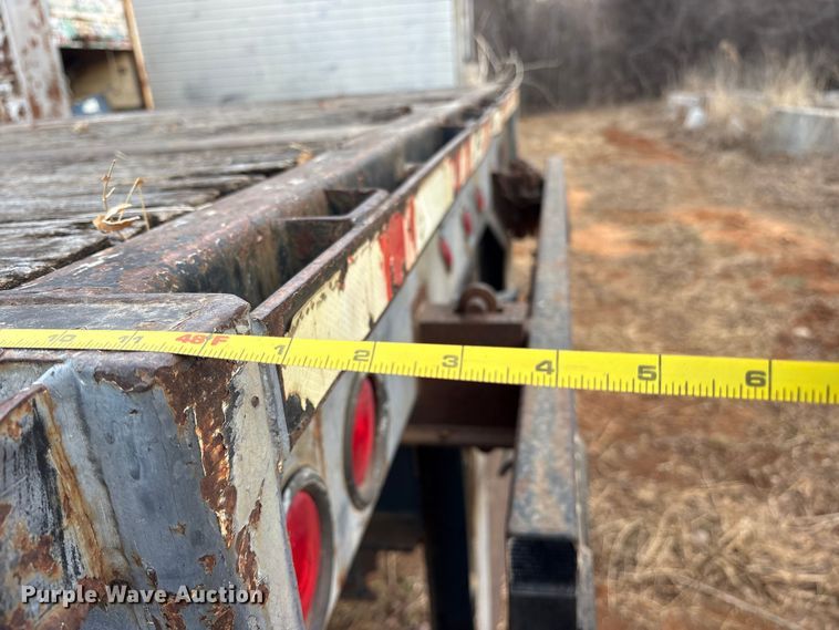 image for item DT4995 1998 Fontaine TP-4-4881SL flatbed trailer