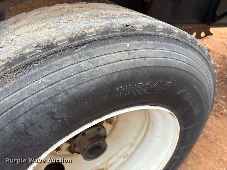 image for item DT4995 1998 Fontaine TP-4-4881SL flatbed trailer