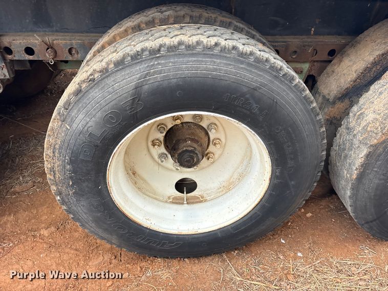 image for item DT4995 1998 Fontaine TP-4-4881SL flatbed trailer