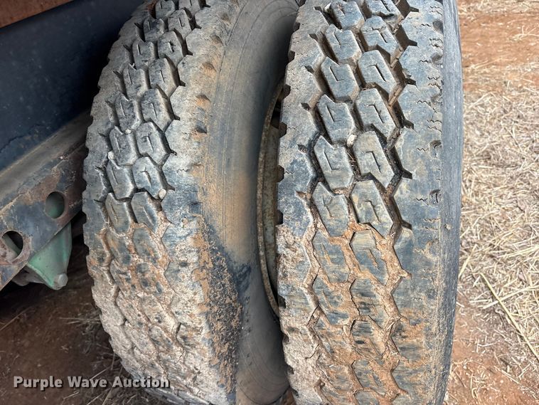 image for item DT4995 1998 Fontaine TP-4-4881SL flatbed trailer