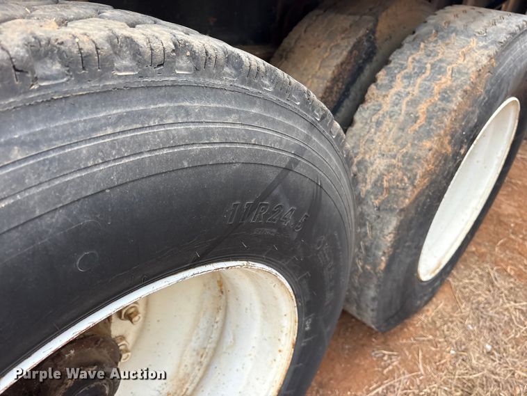 image for item DT4995 1998 Fontaine TP-4-4881SL flatbed trailer